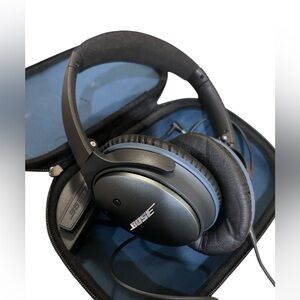 Bose headphones set